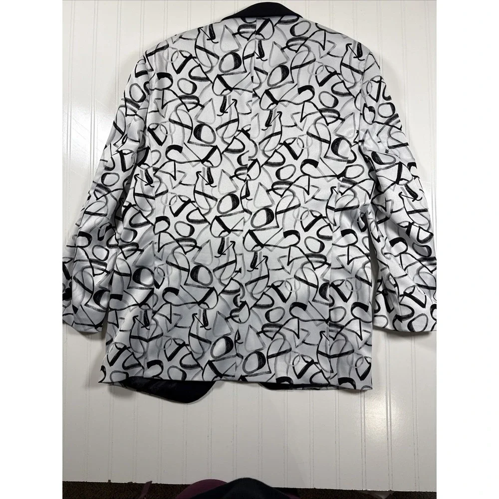Sand The Red Carpet Brocaded Abstract White‎ And Black Men's Dinner Jacket Nice!